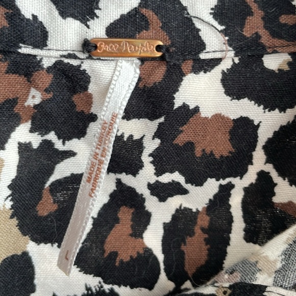 Free People women’s cotton leopard cropped long sleeve top EUC - Picture 2 of 8